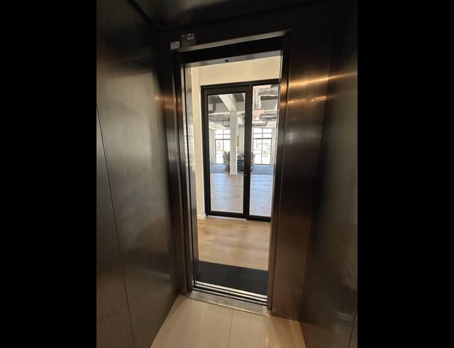 215M² BUILDING TO LET IN CAPE TOWN CITY CENTRE
